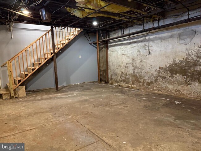 Building Photo - 2519 Brown St