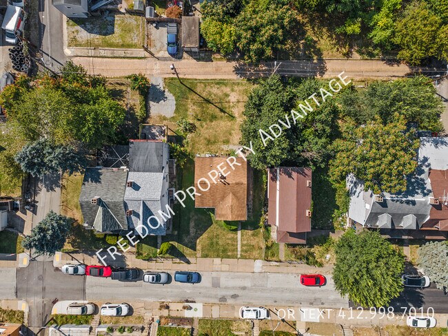 Building Photo - 118 Charles St