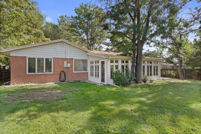 Building Photo - Charming 3BR, 2,200 Sq Ft SFR in Broomfield