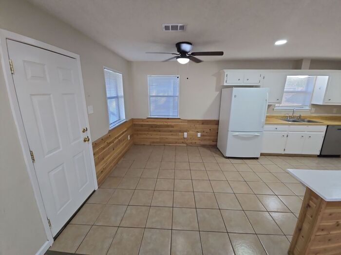 Building Photo - 309 Denton Ct