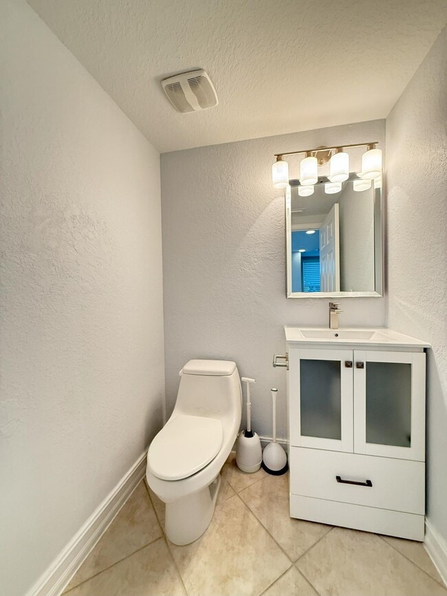 Building Photo - 1109 Florida Ave