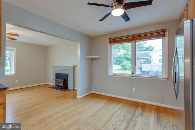 Building Photo - 5834 Pratt St