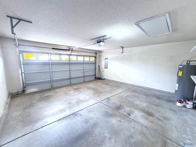 Building Photo - 120 Clover Ridge Dr