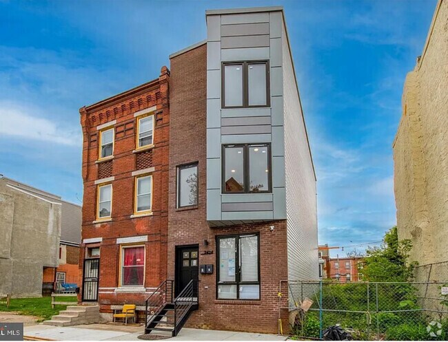 Building Photo - 2424 Nicholas St