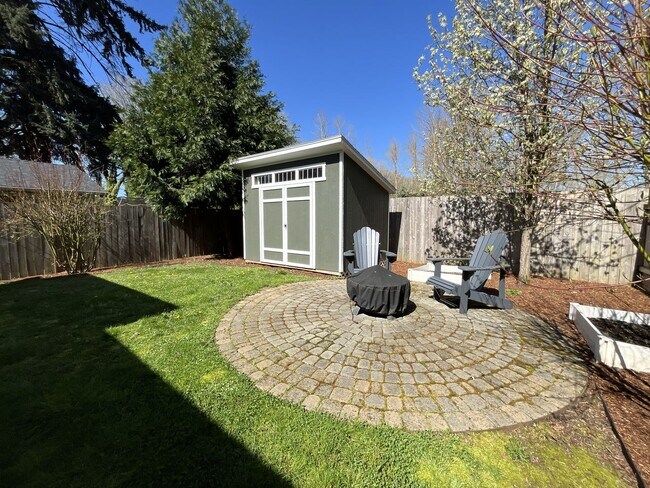 Building Photo - Charming 3BR Home with Fireplace, Bright Open Living Spaces & Loft