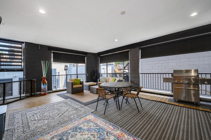 Building Photo - 1629 S Miller St