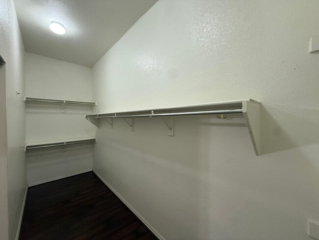 Building Photo - 432 W Carob Dr