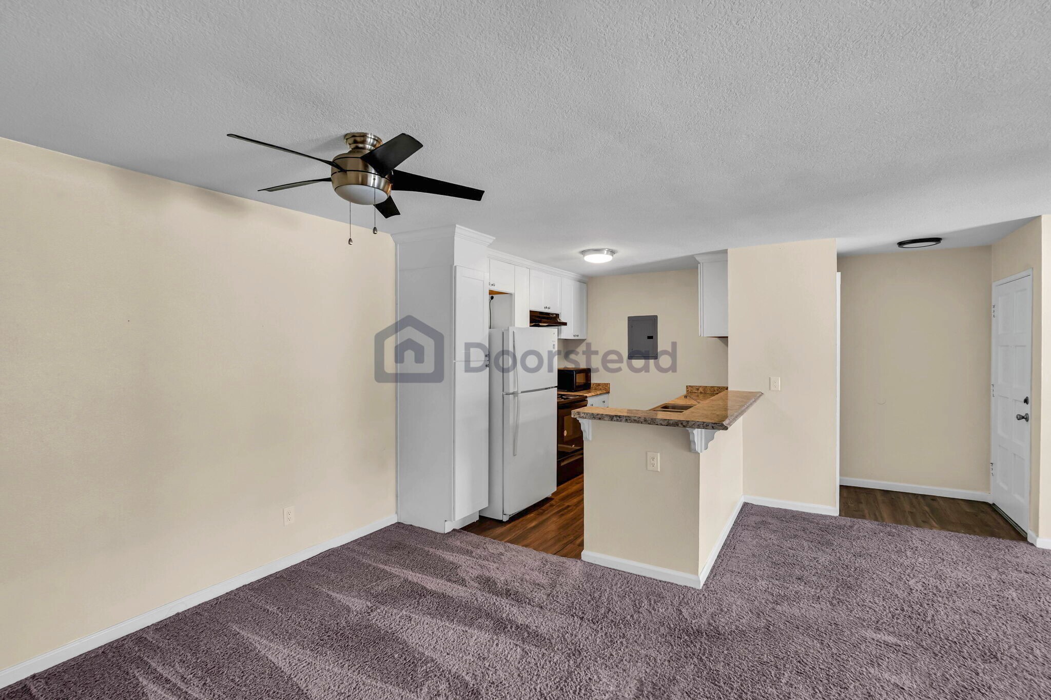 Building Photo - 2521 W Sunflower Ave