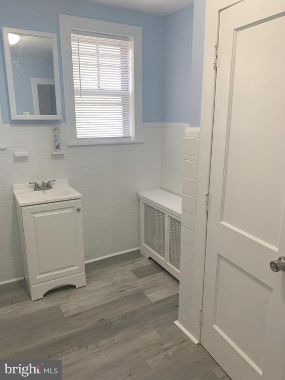 Building Photo - 2982 E Thompson St