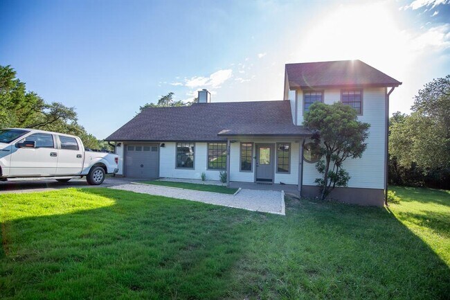 Building Photo - 708 Cowal Dr S