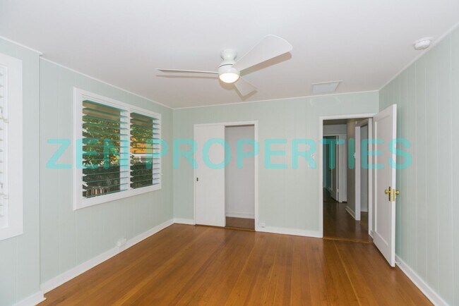 Building Photo - 3167 Charles St