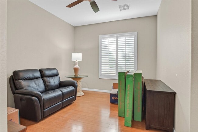 Building Photo - Rental Home with Large Pool