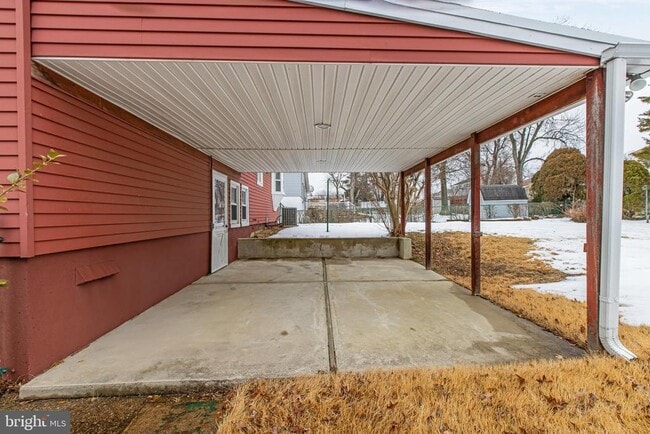 Building Photo - 154 Valleybrook Rd E