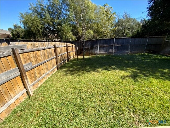 Building Photo - 5205 Cicero Dr