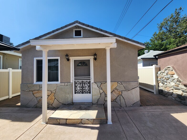 Building Photo - 8522 Hillrose St