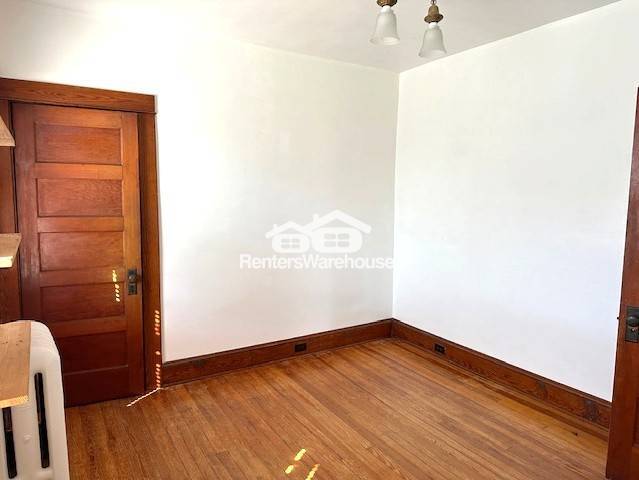 Building Photo - 400 Rossiter Ave