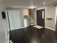 Building Photo - 205 Grovenor Dr