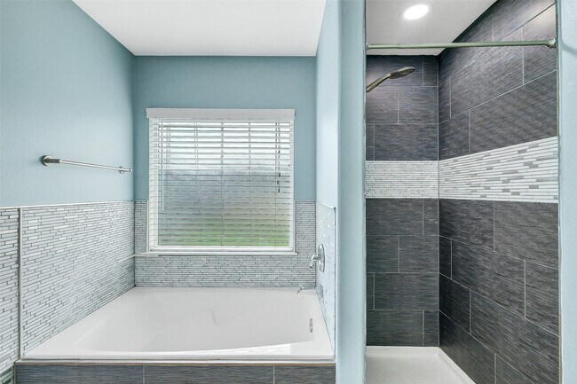 Building Photo - 6310 Macquarie Dr