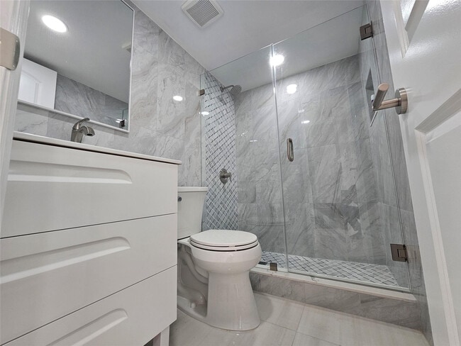 Building Photo - 6201 SW 37th St