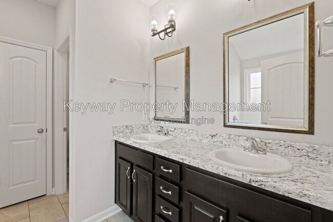 Building Photo - 221 Ducal St
