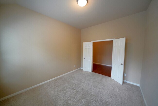Building Photo - Beautiful Home Now Available in the Covete...