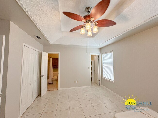 Building Photo - Charming 3-Bedroom Home in Shalimar – Conv...