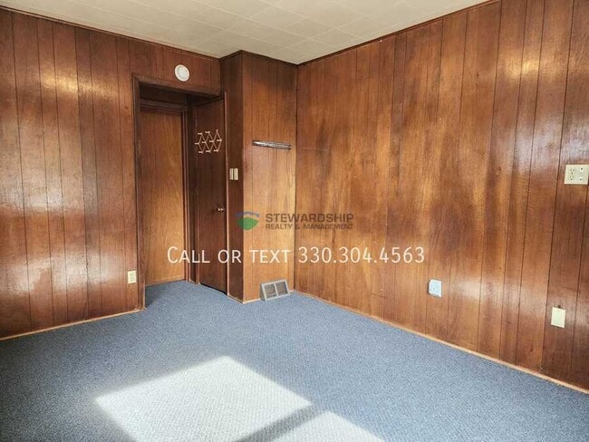 Building Photo - 1030 Sawyer Ave