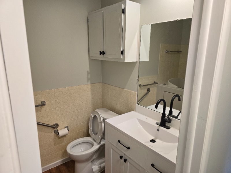 Building Photo - 418 Riviera Dr