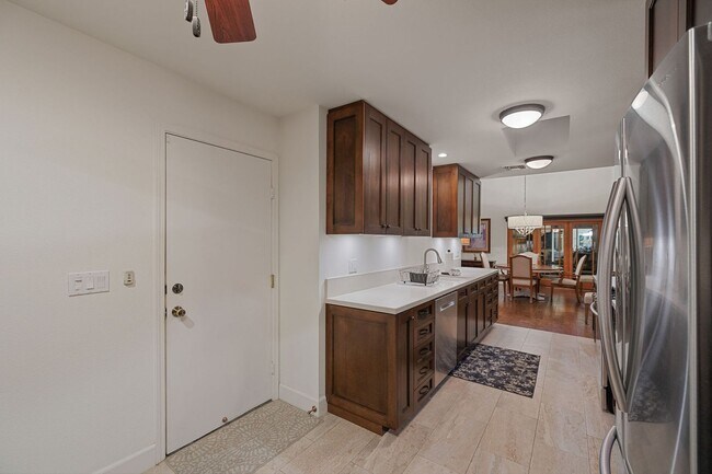 Building Photo - Luxury Golf Course Retreat in Indian Wells