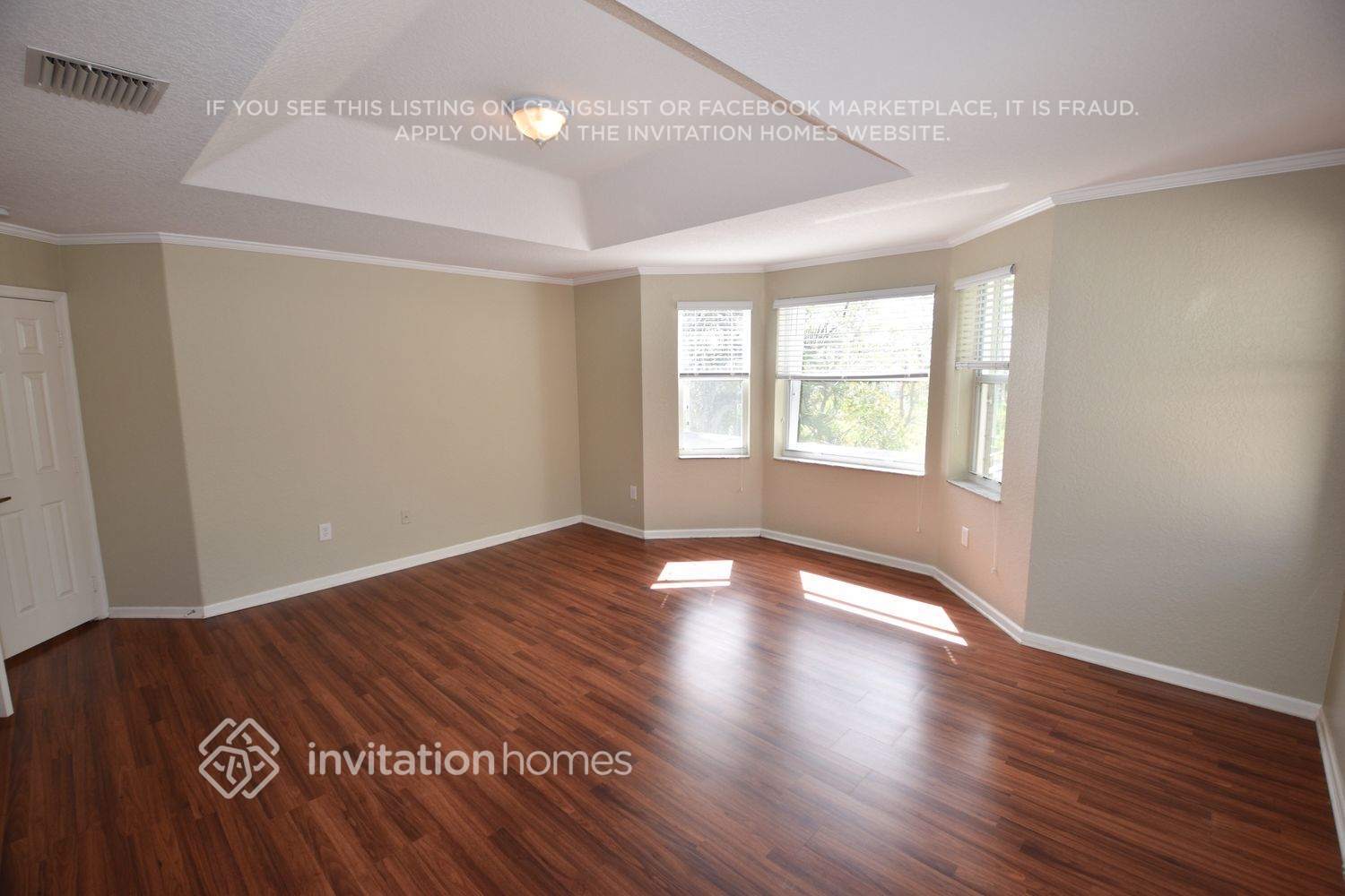 Building Photo - 7594 Oak Grove Cir