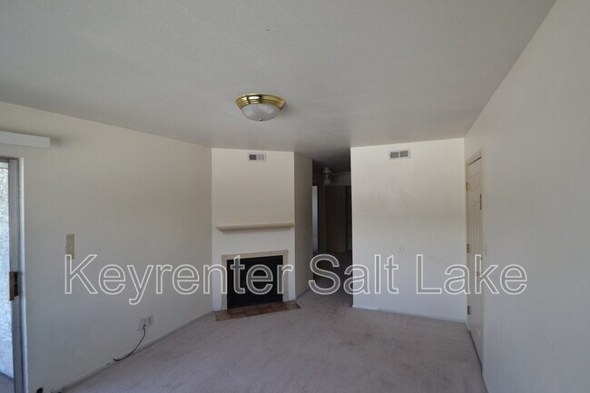 Building Photo - 233 E Hill Avenue