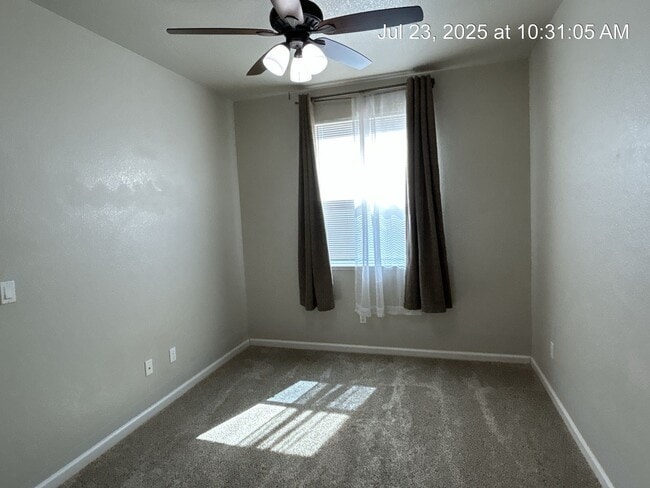 Building Photo - Supe Cute! Low Maintenance!