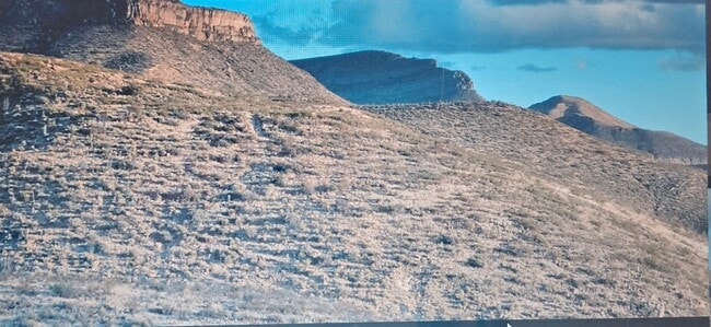 Building Photo - Unique location, breathtaking views, wonde...