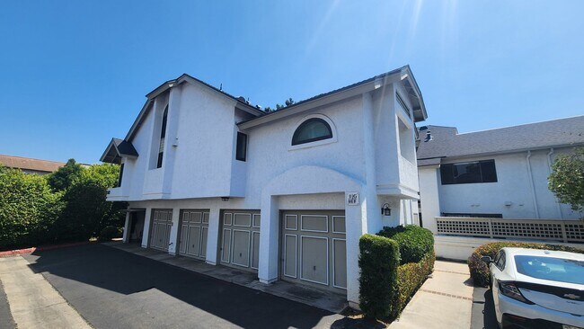 Primary Photo - 1 Bedroom Condo West of I-5 in Del Mar
