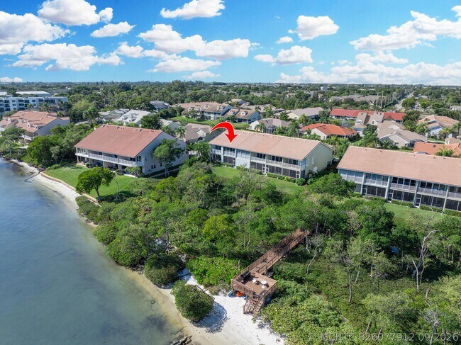 Building Photo - 88 N Lakeshore Dr
