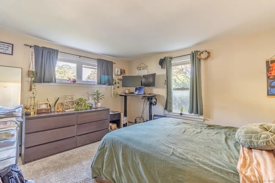 Bedroom1 - 6 Russell Ave