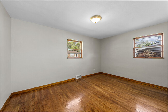 Building Photo - 9986 Northampton Dr