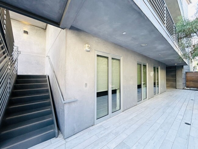 Building Photo - 947 4th St