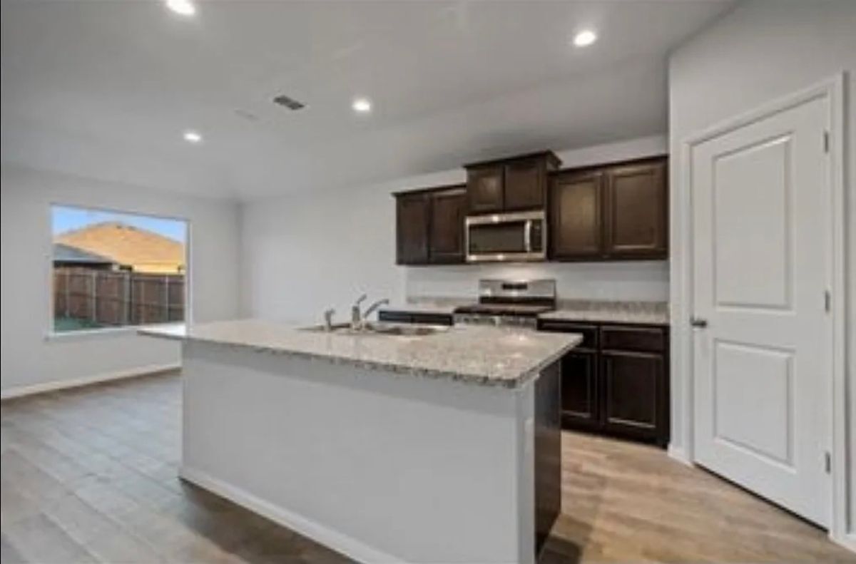 Building Photo - 321 Youngblood Ln