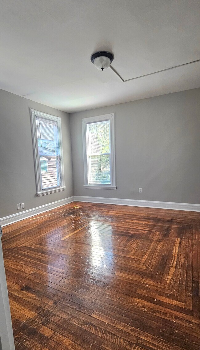 Building Photo - 515 Quinnipiac Ave