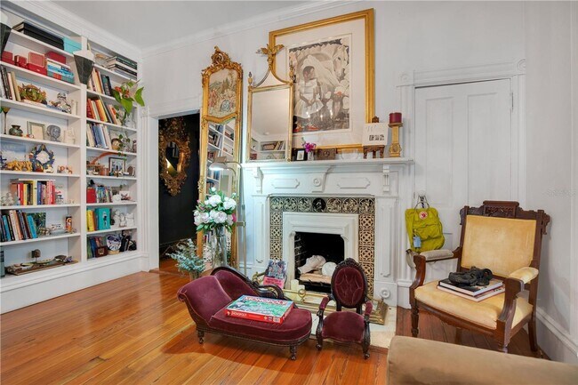 Building Photo - Queen Anne Victorian Estate