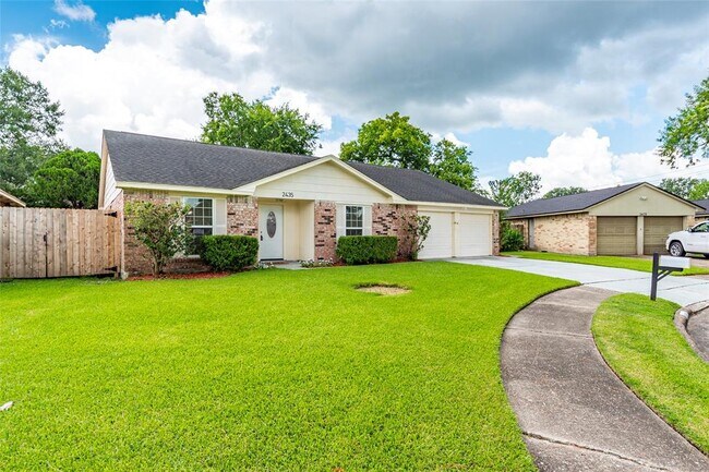 Building Photo - 2435 Heritage Bend Dr
