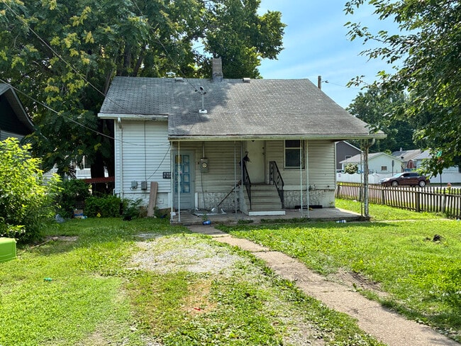 Building Photo - 3001 Myrtle Ave