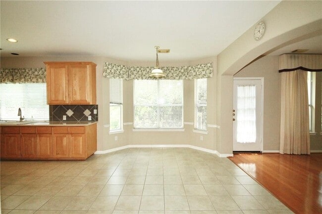 Building Photo - 7222 Ellaview Ln