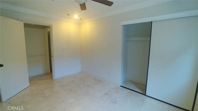Building Photo - 2020 Beachwood Dr