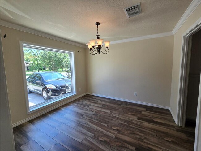 Building Photo - 9211 Kempwood Dr