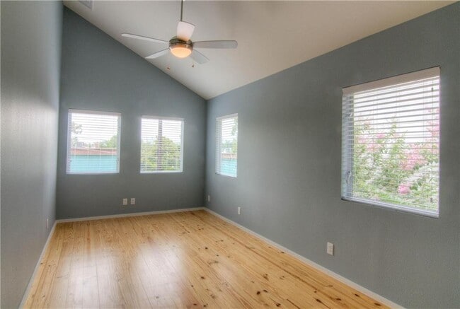 Building Photo - 4527 Depew Ave