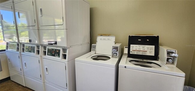 Building Photo - 1515 Pinellas Bayway S