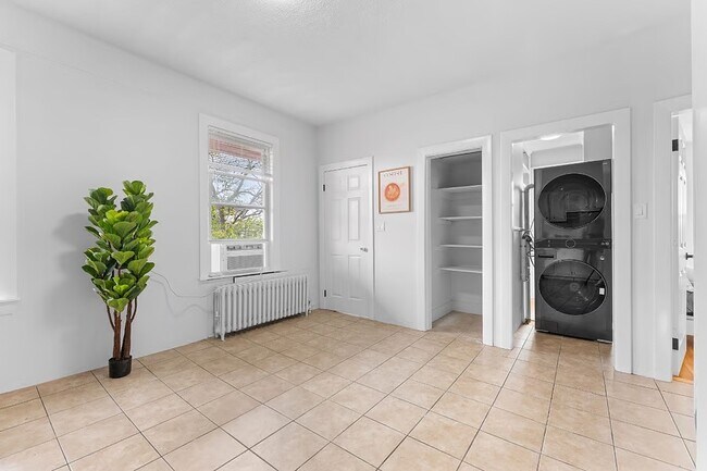 Building Photo - 3 Seafoam Ave