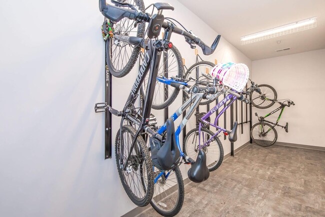 Building Photo - 2621 S Jefferson Ave